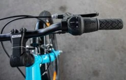 FLiZZi 24 RIEMEN EQ Kindervelo, Blau Von FLIZZI By VELOPLUS 23 FLiZZi 24 RIEMEN EQ Kindervelo, Blau Von FLIZZI By VELOPLUS -Shimano Shop 59vtqmbYr37wgjIyVMO3sQ 33007329 001 8