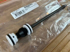 Fox 34 Air Shaft Kit 150mm Rhythm -Shimano Shop IMG 5821 2b989b9b bb6b 4edb a98b 8813a1e5e140